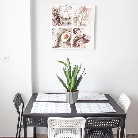 Al-dom Szary Bursztyn